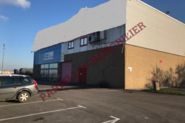 HAUMONT - A VENDRE - Local commercial ou entrepôt de stockage - 985 m2