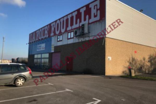 HAUMONT - A LOUER - Local commercial de 985 m² divisible