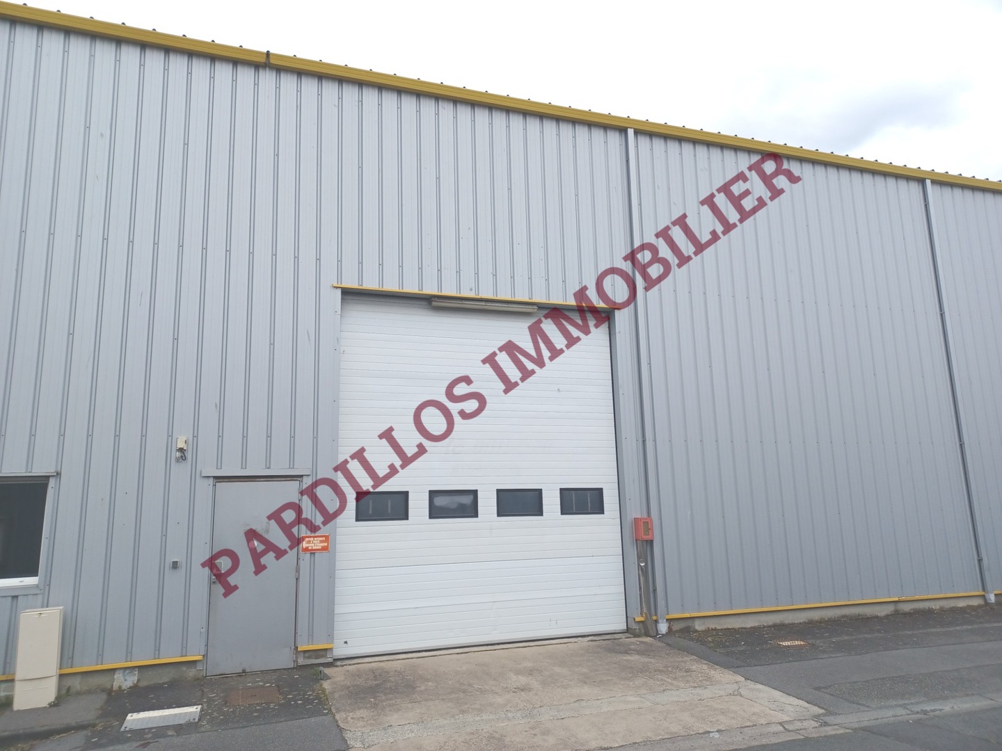 MONDEVILLE - A louer - ATELIER DE FABRICATION & STOCKAGE - 469 m² environ