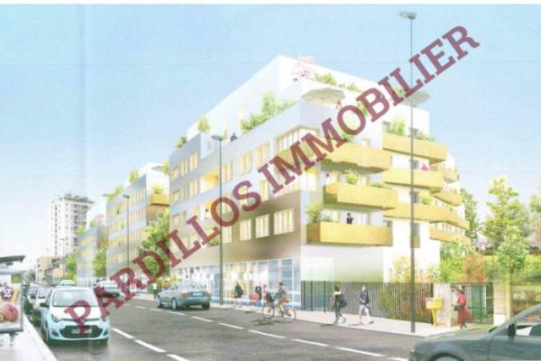 CAEN - A Louer - LOCAL COMMERCIAL ou d'ACTIVITE - 246 m²