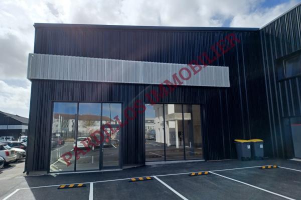 CAEN OUEST - A Louer - LOCAL COMMERCIAL - 435M² env. BELLES VITRINES. - Montage d'opération immobilière en Normandie CAEN OUEST - A Louer - LOCAL COMMERCIAL - 435M² env. BELLES VITRINES.