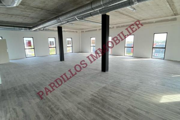 IFS - A Vendre - BUREAUX à aménager - 213 m² + Terrasses et places de stationnement affectées