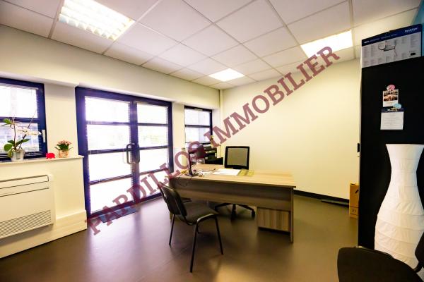 MONDEVILLE - A Louer -BUREAU  MEUBLE à partir de 16 m²