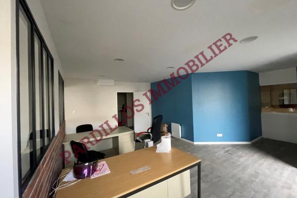 GIBERVILLE - A Louer - 85 m² de bureaux  + 385 m² d'espace de stockage