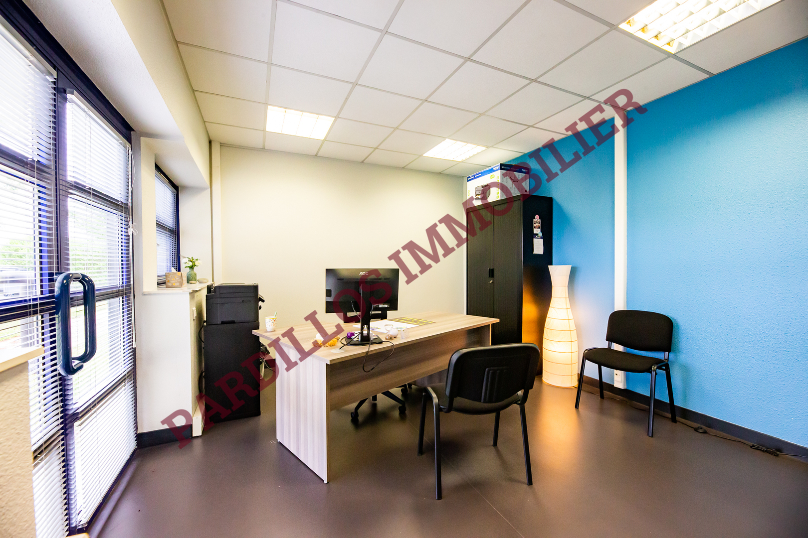 MONDEVILLE - A Louer -BUREAU  MEUBLE de 17 m²