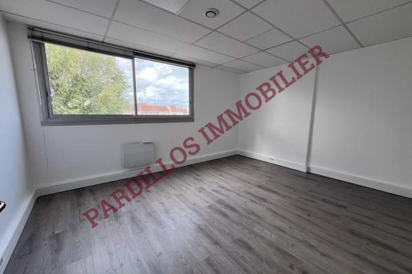 DOUVRES LA DELIVRANDE - Bureaux de 45,60 m² - A Vendre