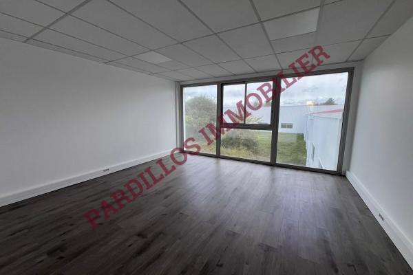 DOUVRES LA DELIVRANDE - Bureaux de 23,10 m² - A Vendre