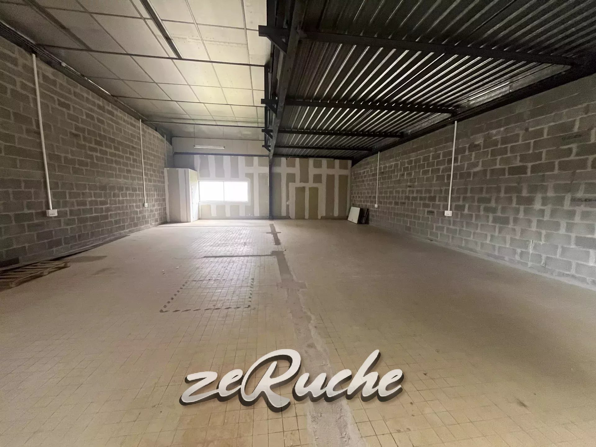 Locaux d'activité 199m2 Douvres la Délivrande