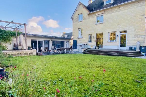 CAEN Maison de Charme de 240m2 + sous-sol et dépendance de 100m2