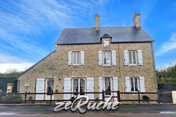 House + Gîte and outbuildings in Formigny la Bataille