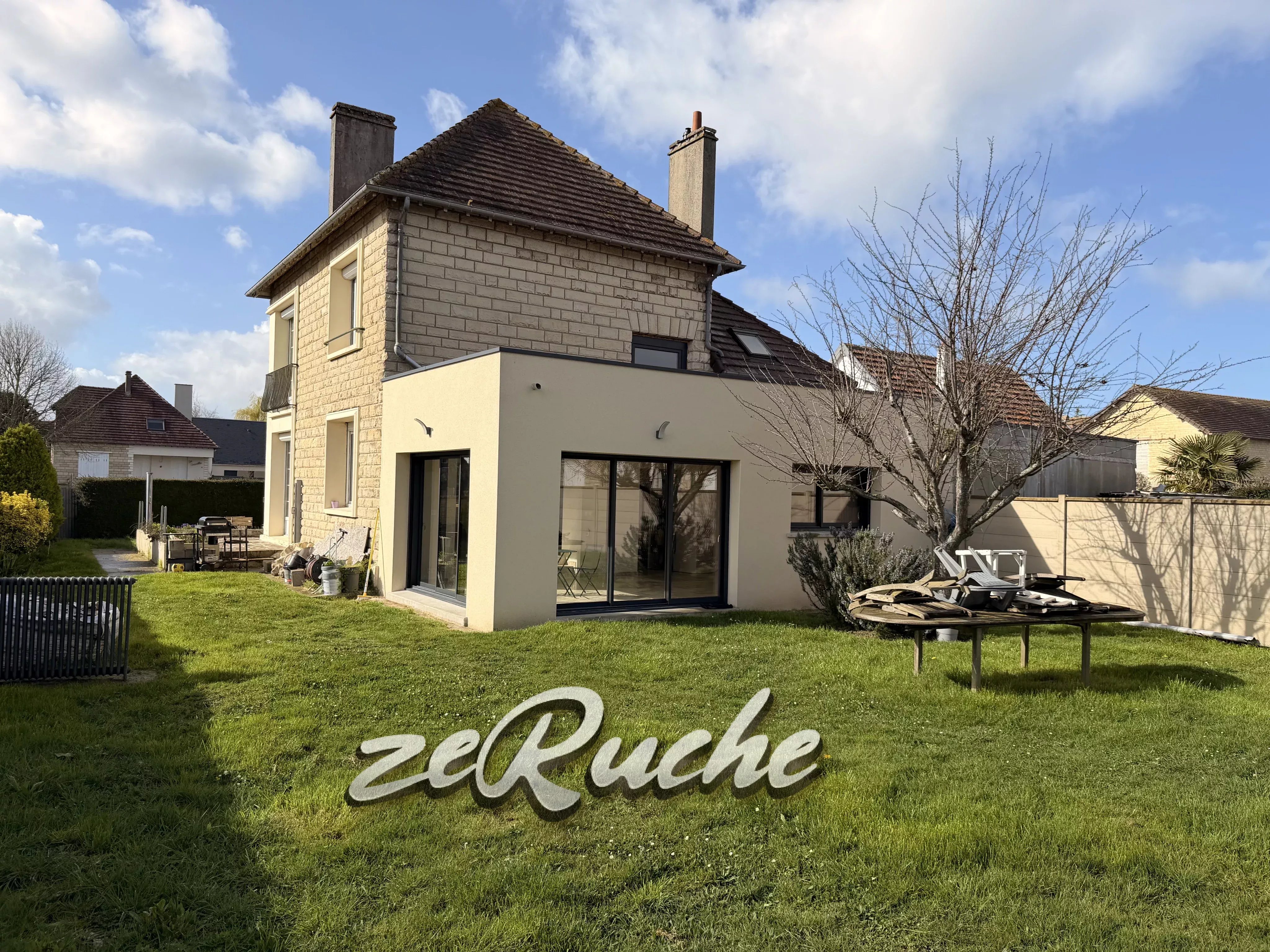 Spacieuse maison familiale - Location et vente de locaux d'entreprise à Caen et sur la Côte Fleurie Spacieuse maison familiale